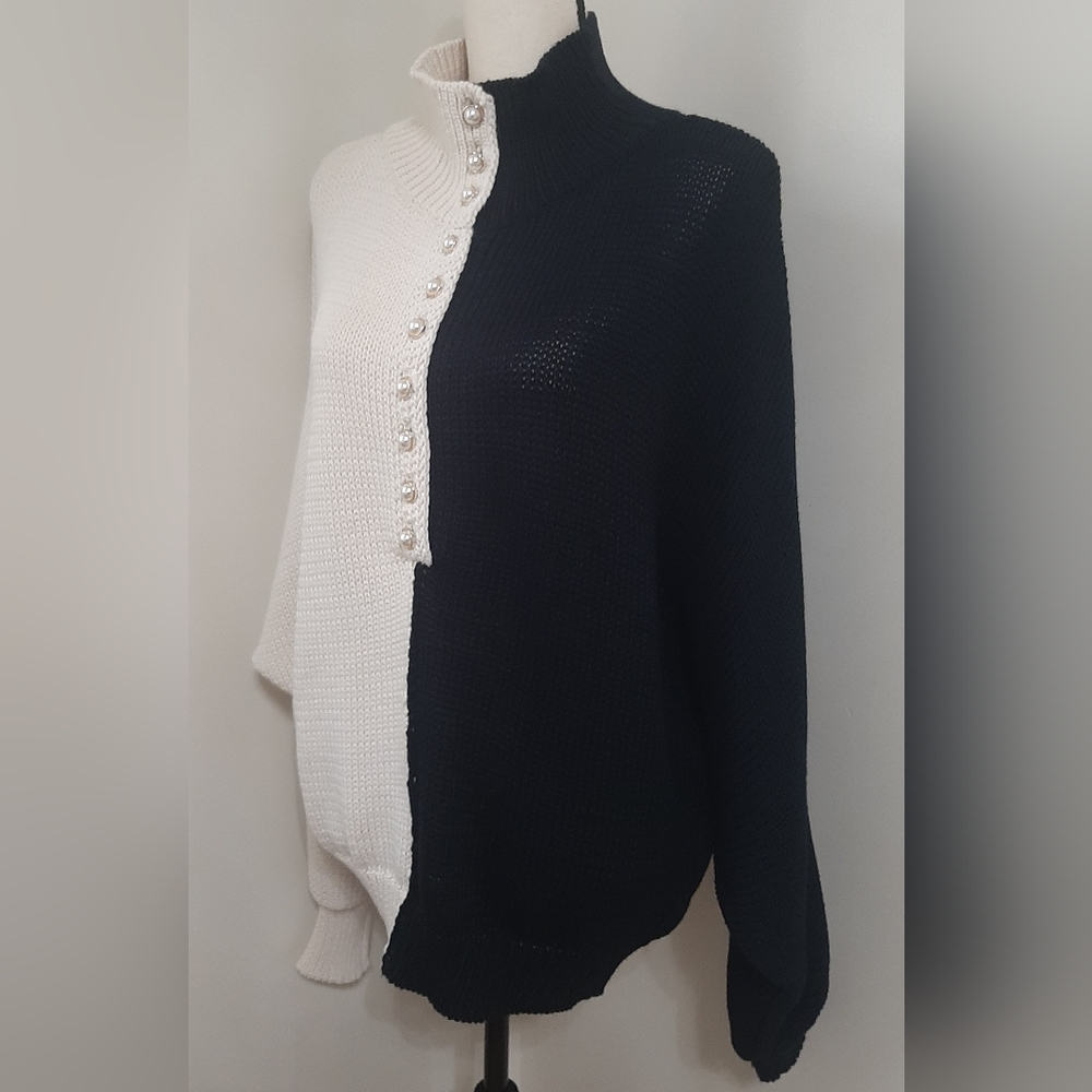 *FINAL SALE* NWOT POL Dolman Sleeve Turtle Neck Sweater W/ Pearl Button Detail - Picture 10 of 14